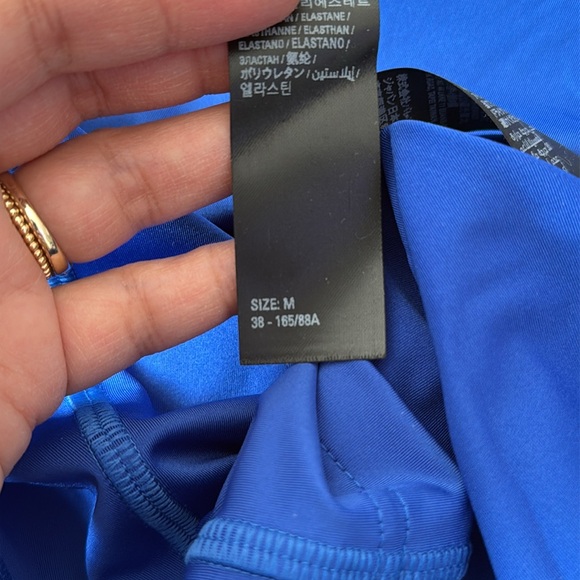 ❌SOLD❌Authentic Balenciaga Long Sleeve Fitted Top
Activewear - Medium NWT - Picture 5 of 5